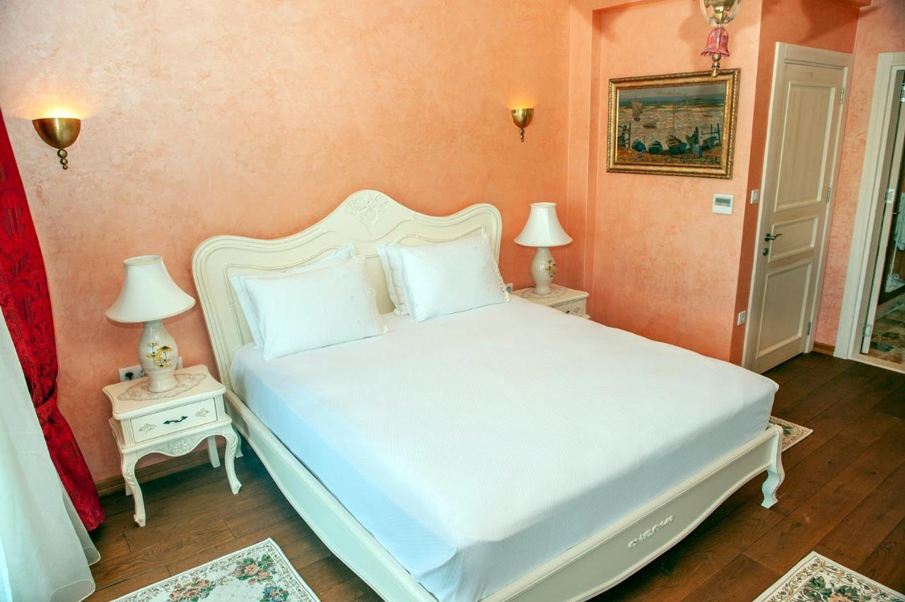 Swan Lake Hotel - Adult Only Селемие Экстерьер фото