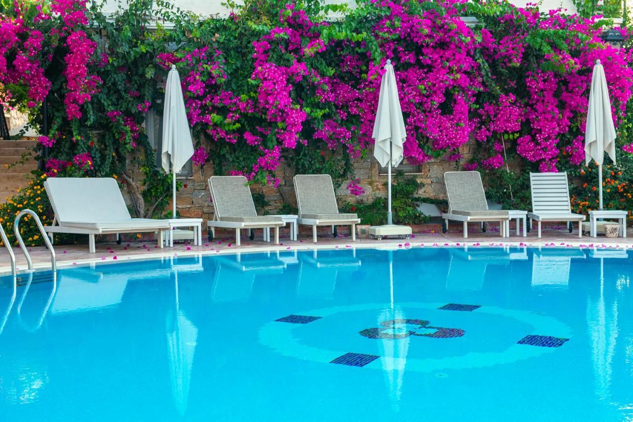 Swan Lake Hotel - Adult Only Селемие Экстерьер фото